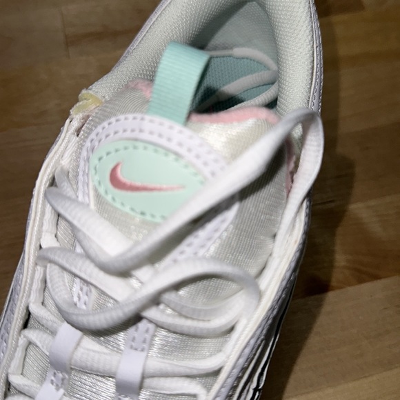 Women’s Nike Air Max 97 - Picture 4 of 11